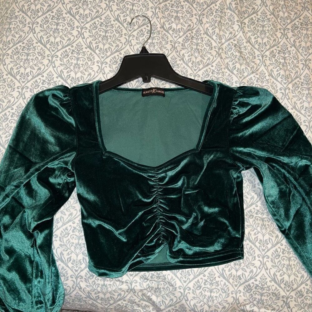 Green velvet puffy sleeve crop top almost famous size S